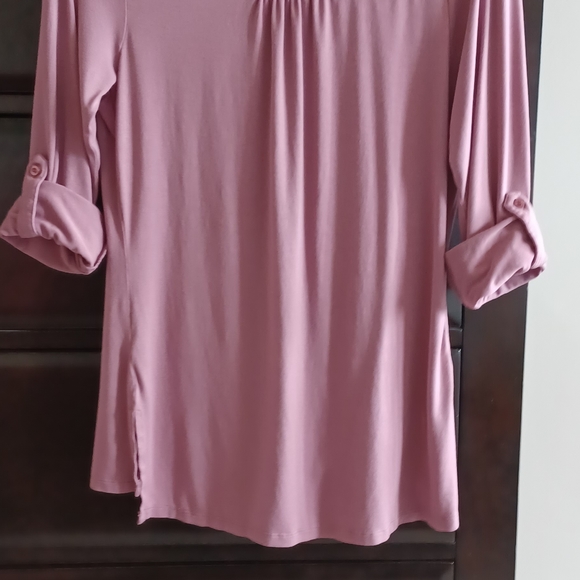 Ricki's dusty rose 3/4 roll-sleeve tunic top - Picture 2 of 5